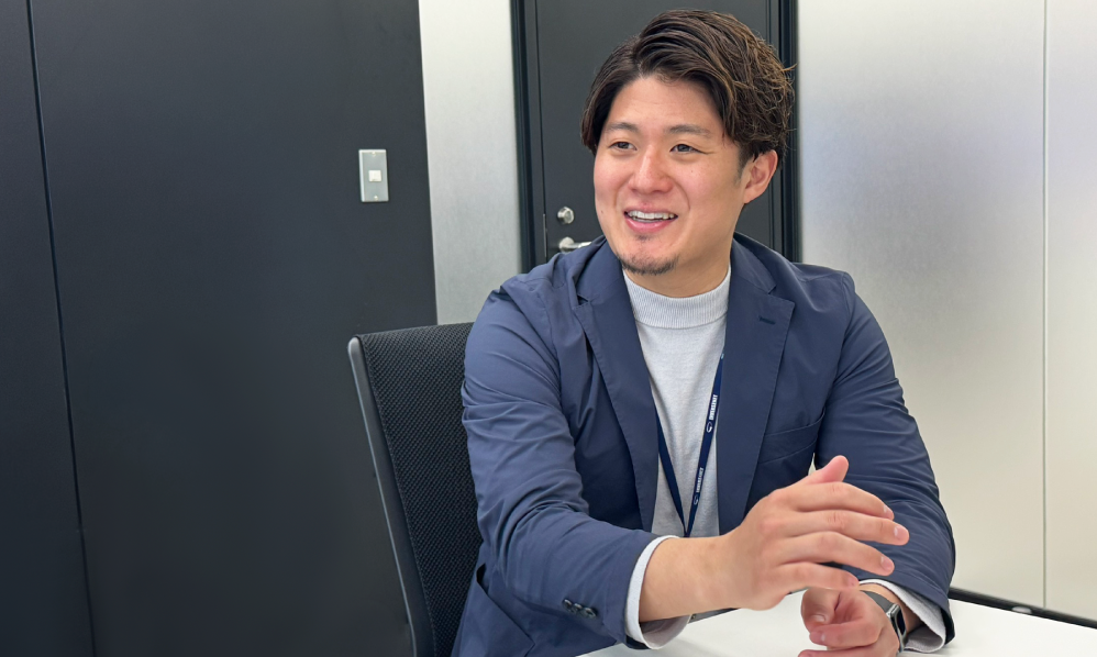 オフィスでの業務風景