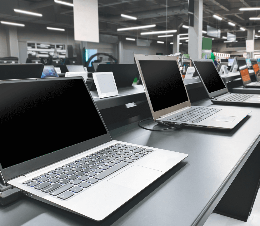 中古パソコンが並んでいるイメージ