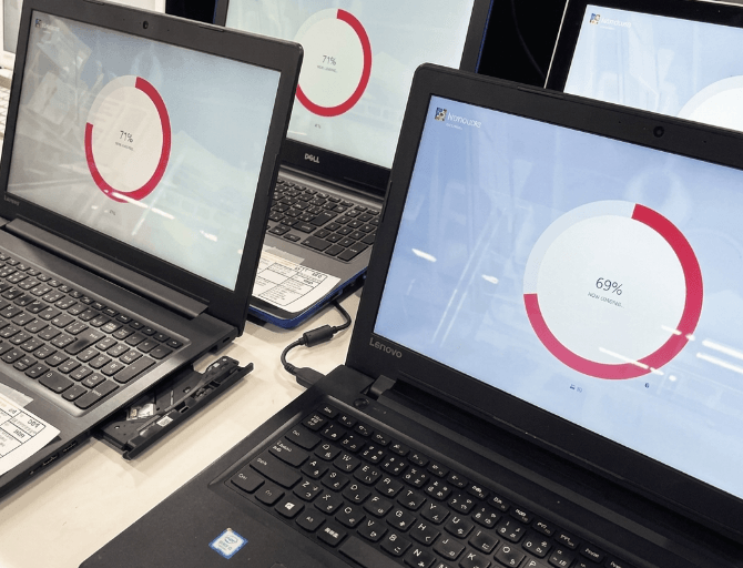 消去ソフトを利用している様子