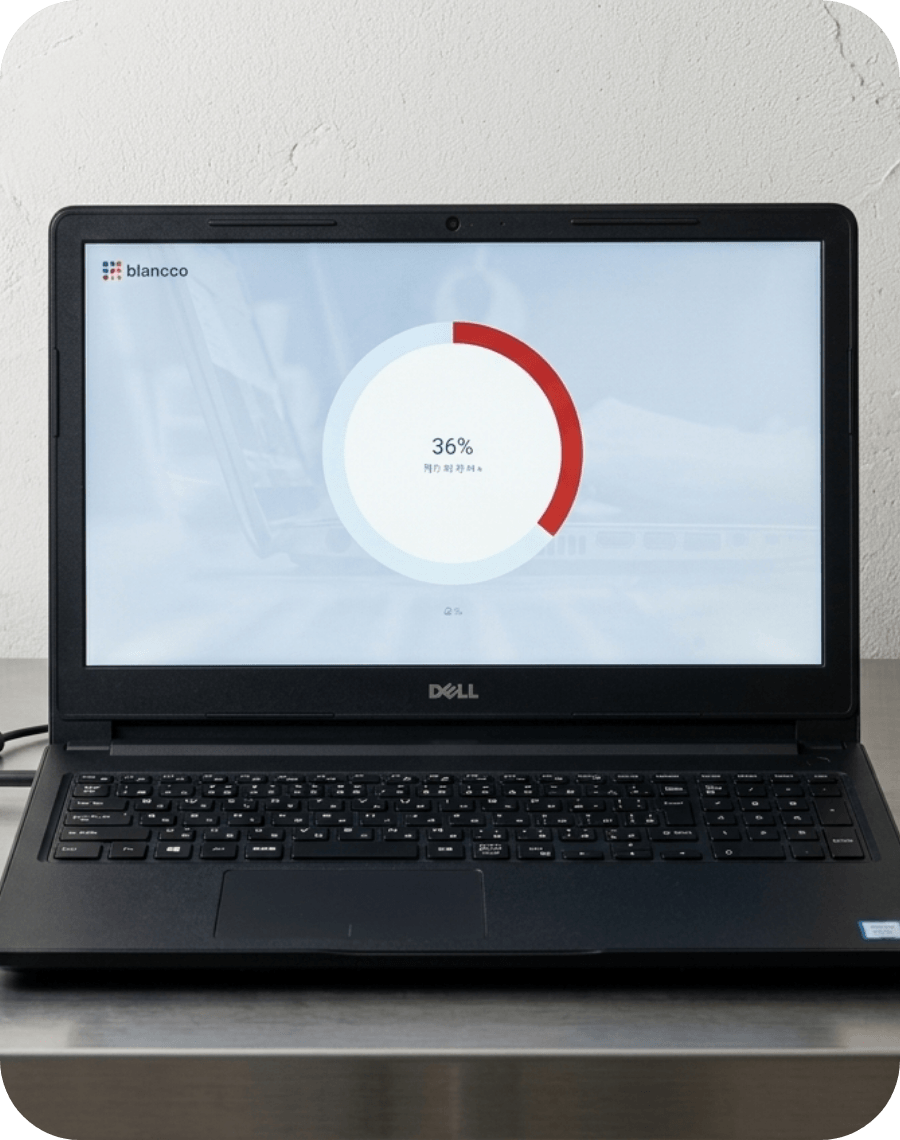 データ消去をイメージしたPCキーボードのグラフィック