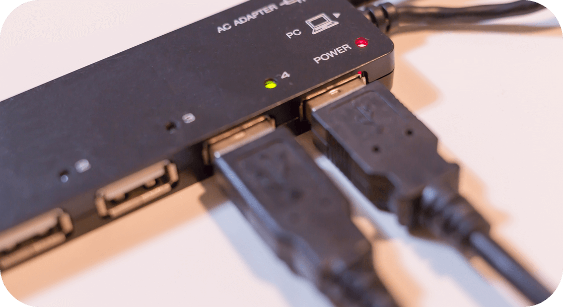 データ移行用USBケーブルの端子