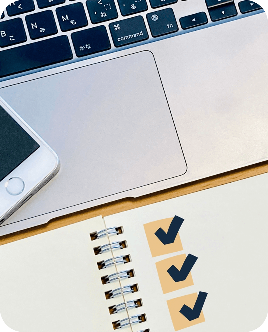 データ移行の準備とバックアップの手順を整理しているイメージ